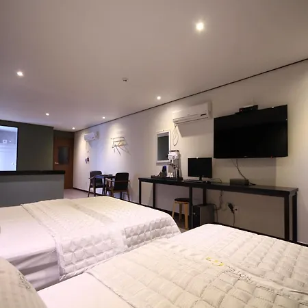 Hotel G7